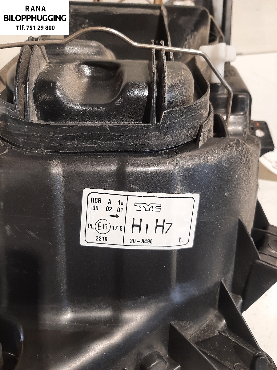 Frontlykt venstre halogen til Mercedes 208-416 1995-->>  (416 CDI  4WD|A9018201061|)