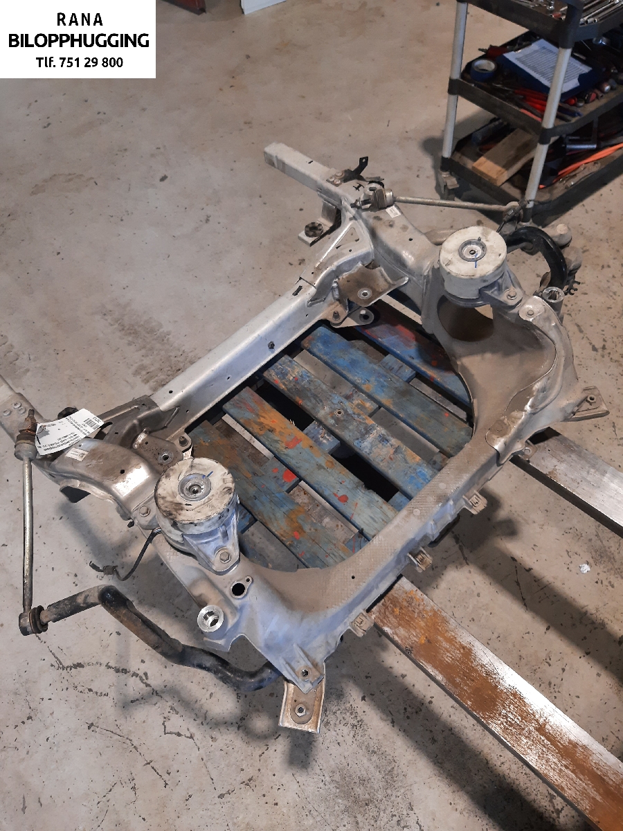 Travers foran hoved til Mercedes GLC 2015-2022 (X253) (X253) (MERCEDES|A2536208500|)