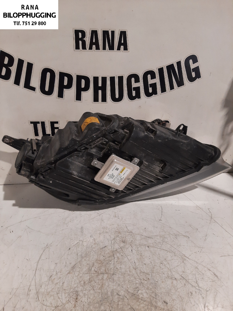 Frontlykt venstre halogen til Volvo V40 2012-2019  (VOLVO|31420121||31420007)