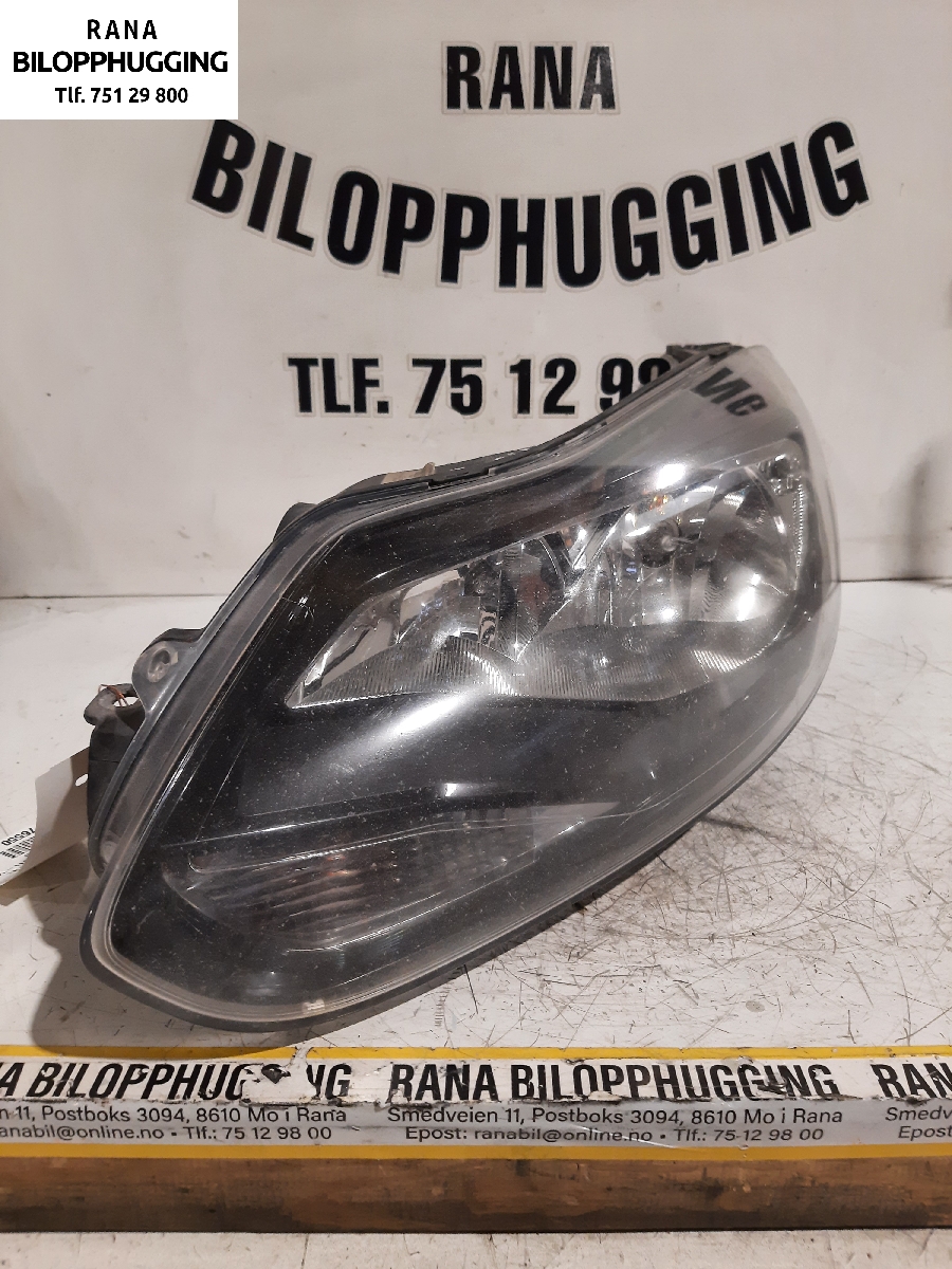 Frontlykt venstre halogen til Ford Focus 2011-2014 (Type III, Fase 1) (FORD||BM5113W030)