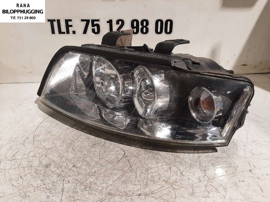 Frontlykt venstre halogen til Audi A4 2001-2004 (Type II) (B6) (B6)