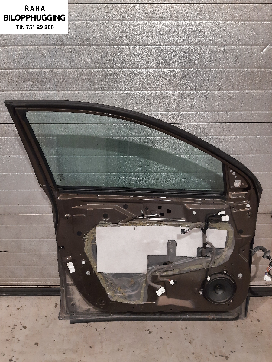 Dør venstre foran til Nissan Qashqai 2014-2021 (Type II)  (NISSAN|H01014EAMA|)