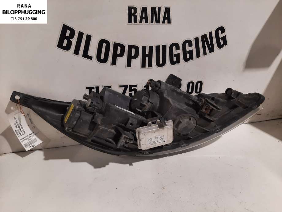 Frontlykt venstre halogen til Kia Sportage 2010-2016 (Type III)  (KIA|921013U290|)