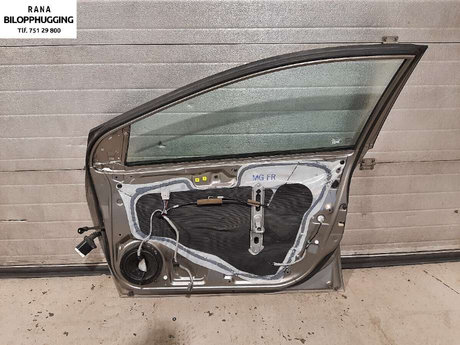 Dør høyre foran til Honda Civic 2006-2011 (Type VIII)  (HONDA|670010SMGE00ZZ|)