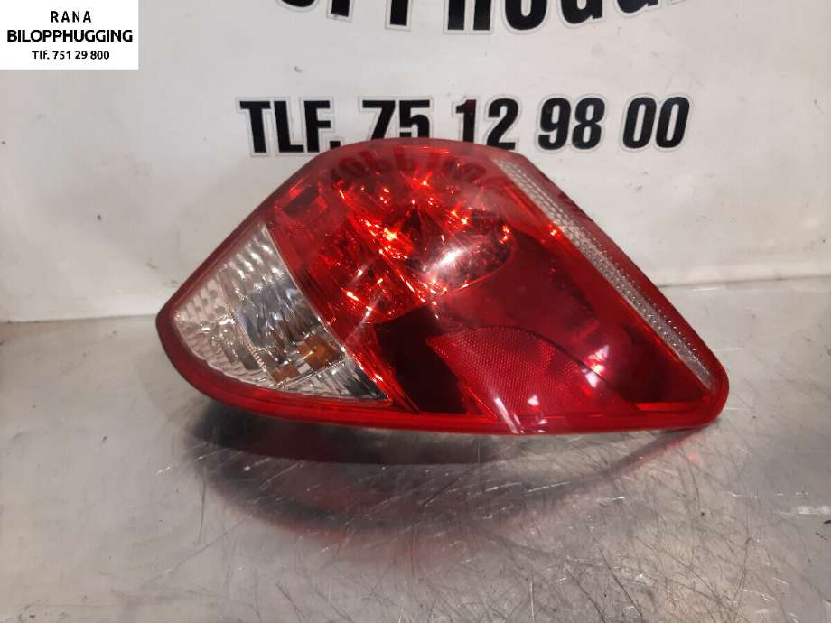Baklykt høyre til Toyota RAV4 2006-2009 (Type III, Fase 1)  (TOYOTA|8155142090|)