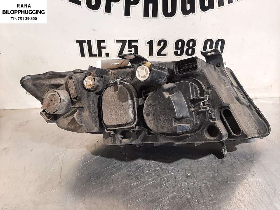 Frontlykt venstre halogen til BMW 3-Serie 2005-2011 (E90/E91/E92/E93) (E90/E91/E92/E93) (|89311630)