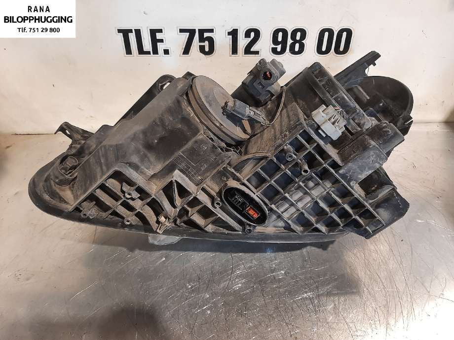 Frontlykt høyre halogen til Nissan Qashqai 2010-2014 (Type I, Fase 2)  (NISSAN|26010BR62A||1EL01033532)