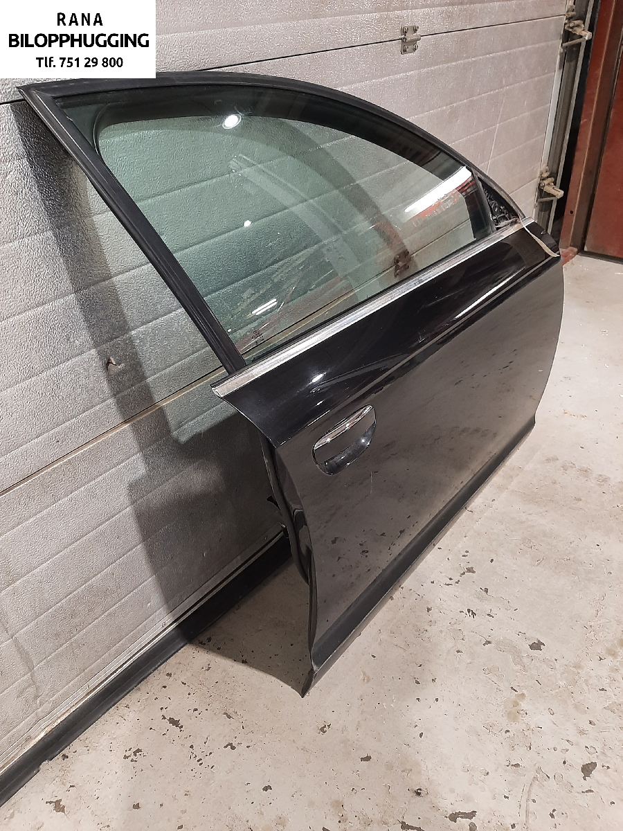 Dør høyre foran til Audi A6 2005-2008 (Type III, Fase 1) (C6) (C6) (AUDI|4F0831052F|)