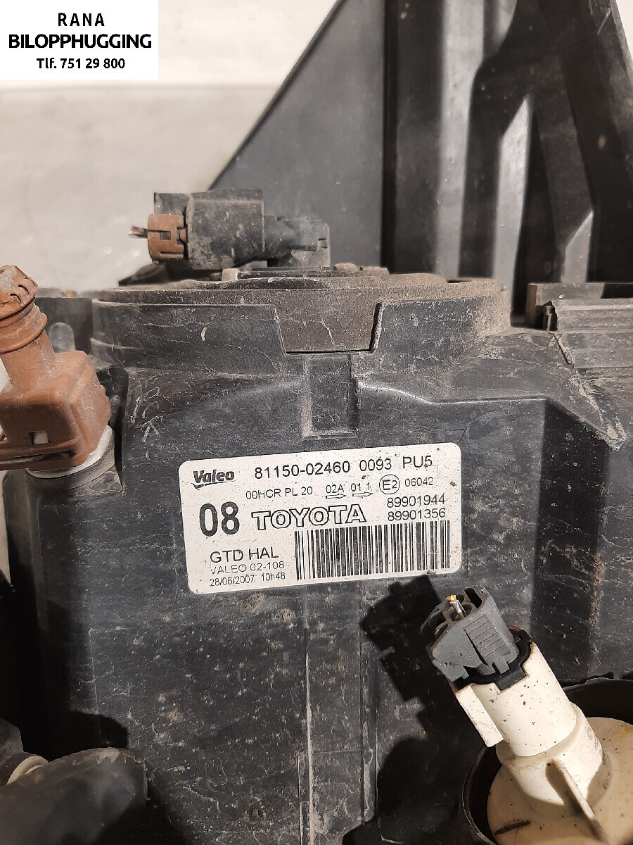 Frontlykt venstre halogen til Toyota Auris 2007-2010 (Type I, Fase 1)  (TOYOTA|8117002460|)