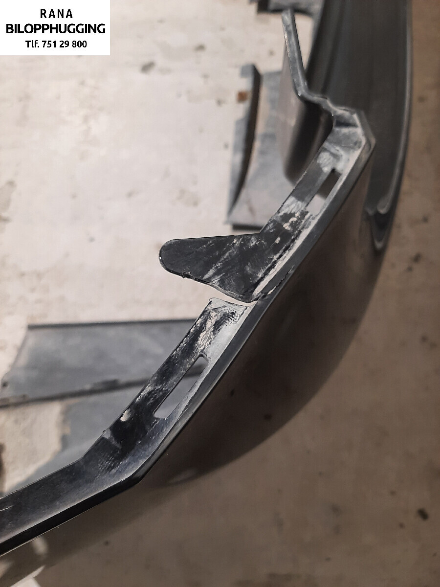 Støtfanger bak til Volvo V60 2010-2013 (Type I, Fase 1)  (VOLVO|39808165|)