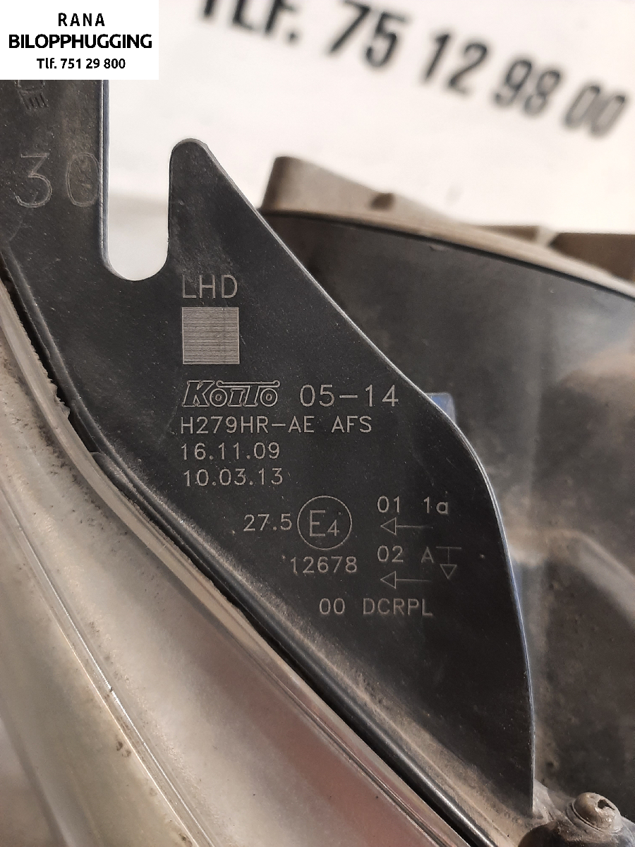Frontlykt høyre xenon til Toyota Avensis 2009-2015 (Type III, Fase 1)  (TOYOTA|8114005330|)