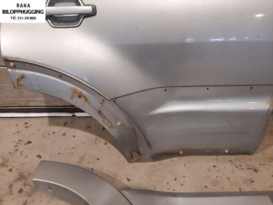 Dør høyre bak til Mitsubishi Pajero 2016-2019 (Type IV, Fase 2)  (MITSUBISHI|)