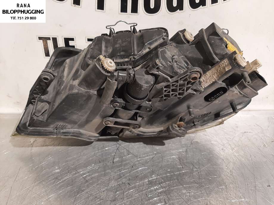 Frontlykt høyre halogen til Škoda Superb 2002-2008 (Type I)  (SKODA|3U1 941 018 G||3U1941018)