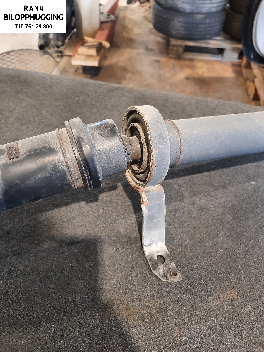 Mellomaksel til Audi A4, Allroad 2009-2016 (Type I) (B8) (B8) (AUDI|8K0521101N|)