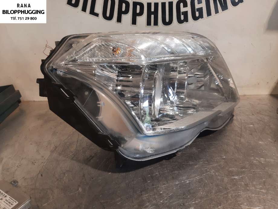 Frontlykt høyre halogen til Mercedes GLK 2008-2015 (X204) (X204) (MERCEDES||A2048207559)