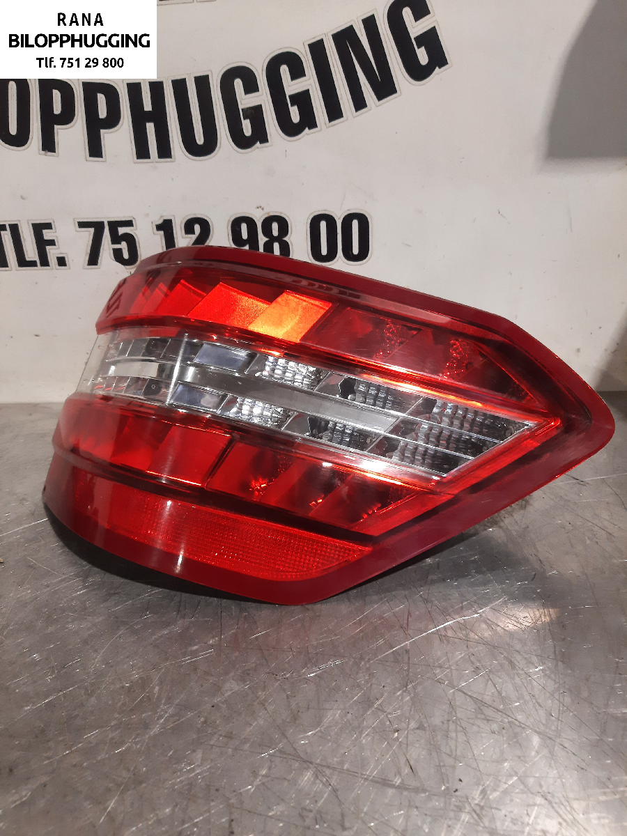 Baklykt høyre til Mercedes E-Klasse 2009-2013 (Fase 1) (W212) (W212) (E 200 CDI   212K  om651 925|2129061803||A2129061803)