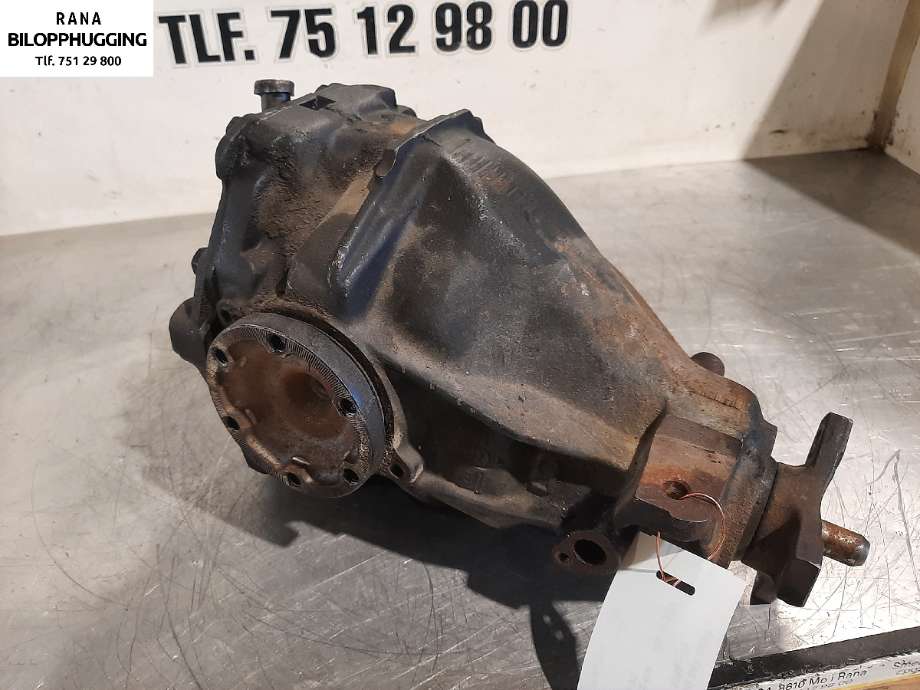 Kardang klokke bak til Mercedes 124, 1986-1995 (W124) (W124) (1243503174)