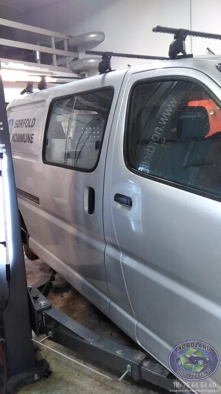 Toyota Hiace 2001-2006 (Fase 2) , Motorkode: 2KD-FTV, Girkassekode: