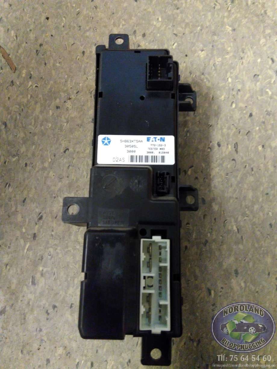 Styreenhet dør venstre foran til Jeep Grand Cherokee 1999-2004  (5HB63XT5AA|)