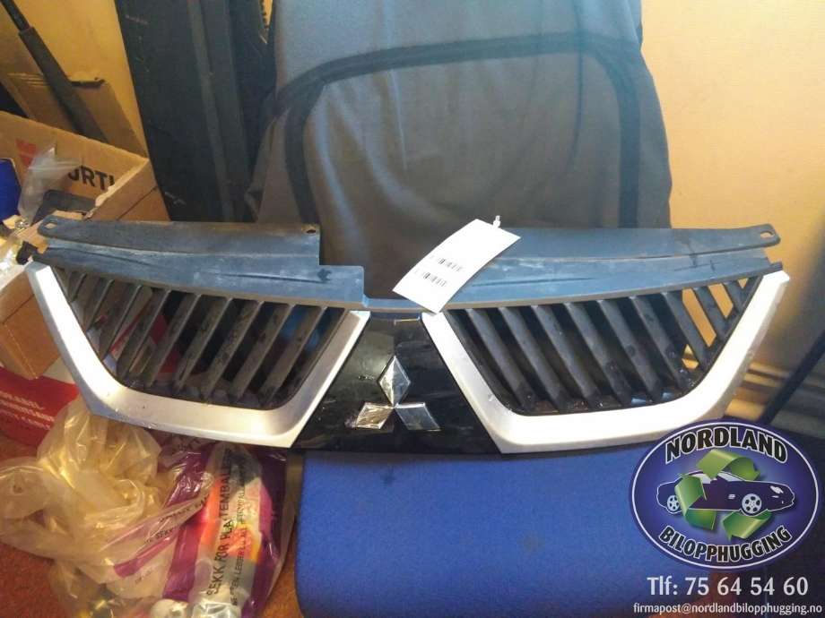 Grill til Mitsubishi Outlander, 2007-2010 (Type II, Fase 1)  