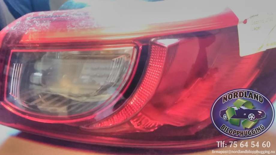 Baklykt høyre ytre til Mazda CX-3, 2015-2022  