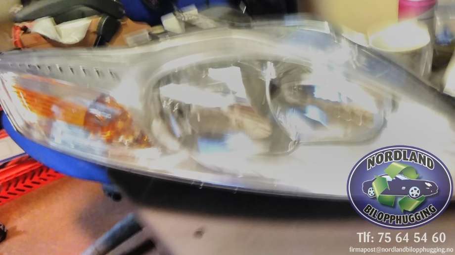 Frontlykt høyre halogen til Ford Mondeo, 2011-2014 (Type IV, Fase 2)  