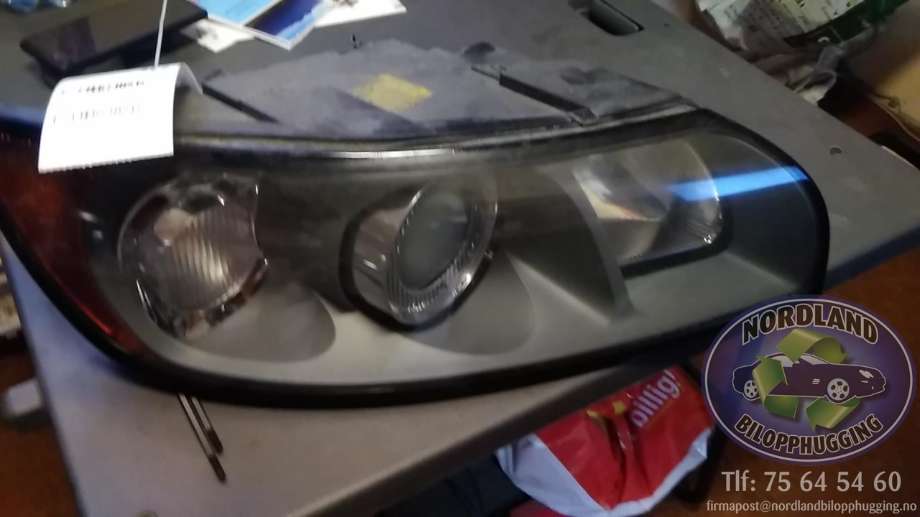 Frontlykt høyre halogen til Volvo V50, 2004-2007 (Fase 1)  