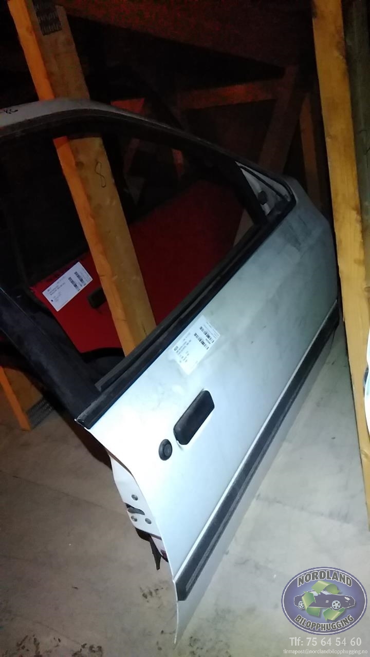 Dør høyre foran til Ford Scorpio 1985-1991