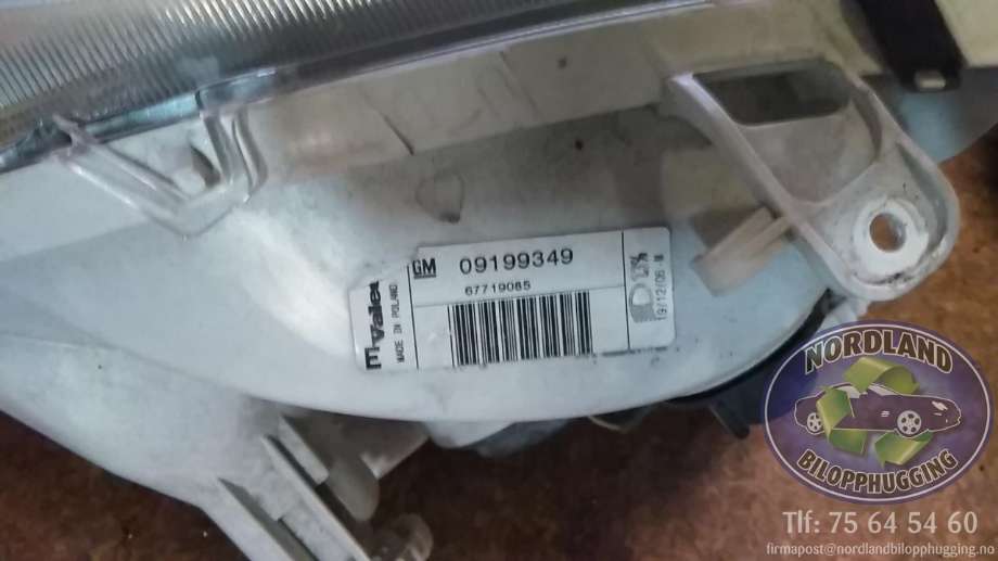 Frontlykt høyre halogen til Opel Agila 2000-2007