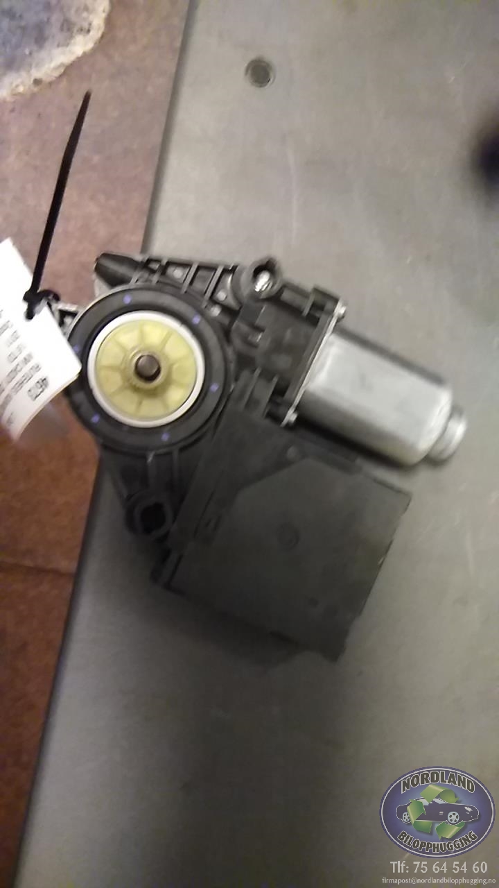 Ruteheis, kun motor, venstre foran til VW Caddy, 2010-2015 (Type III, Fase 2)
