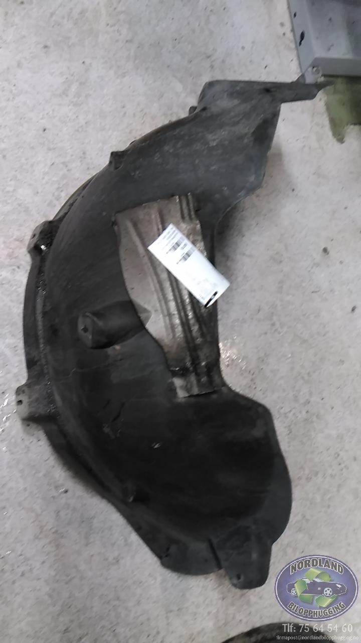 Skjerm locari høyre foran til Mercedes ML 1997-2005 (W163) (W163)
