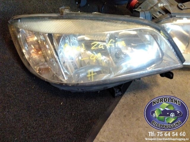 Frontlykt høyre halogen til Opel Zafira A, 1999-2005  
