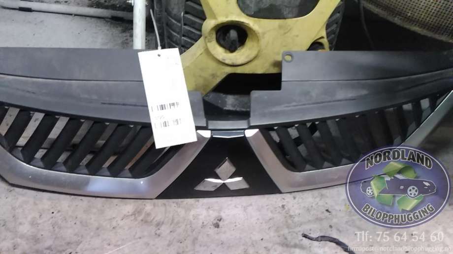 Grill til Mitsubishi Outlander, 2007-2010 (Type II, Fase 1)  