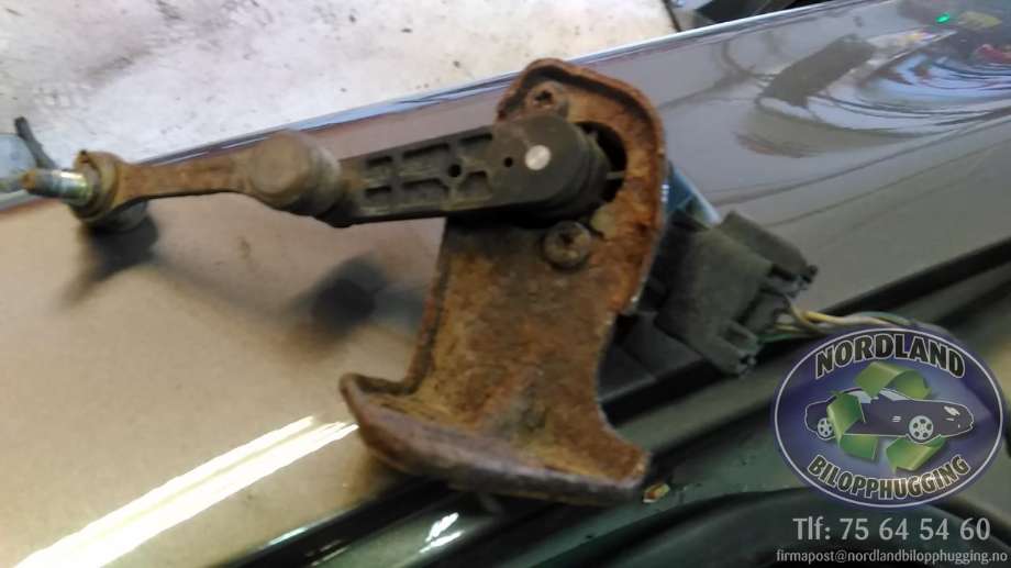 Sensor nivå, venstre bak til Mercedes Vito/Viano, 2004-2010 (Fase 1) (W639) (W639)