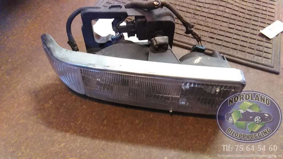 Frontlykt venstre halogen til Chevrolet Blazer S-10, 1995-2005  