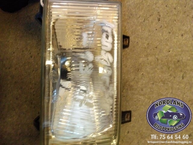 Frontlykt høyre halogen til VW Transporter / Caravelle 1990-2003 (T4) (T4)