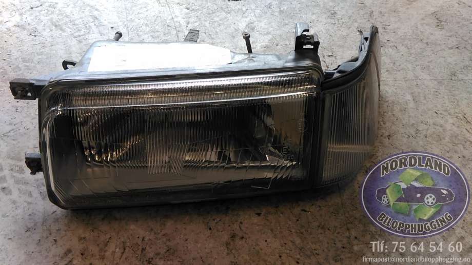 Frontlykt venstre halogen til Toyota Corolla, 1982-1987 (KE80) (KE80)