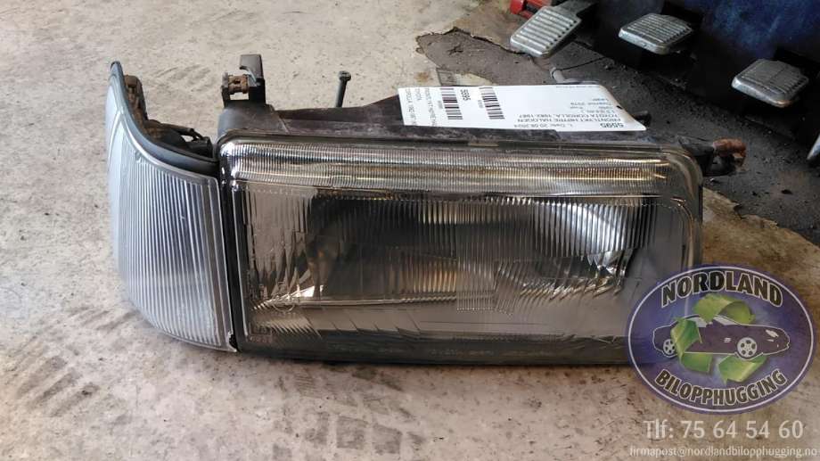 Frontlykt høyre halogen til Toyota Corolla, 1982-1987 (KE80) (KE80)