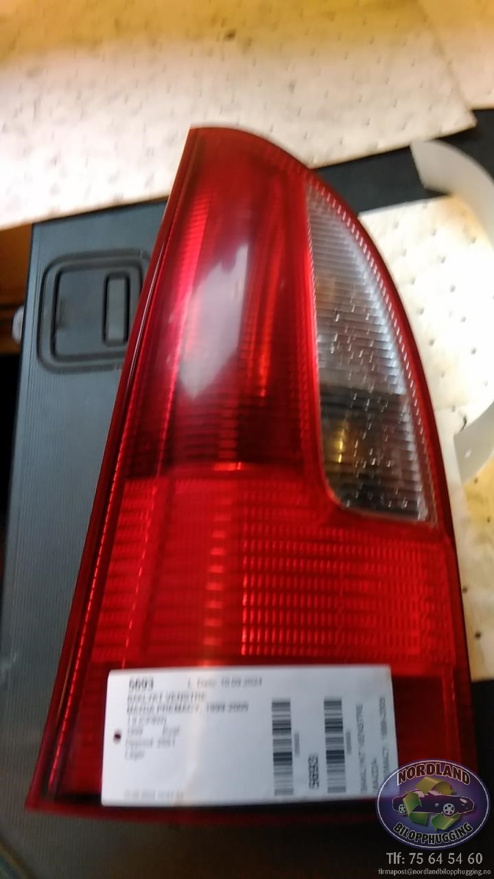Baklykt venstre til Mazda Premacy, 1999-2005  