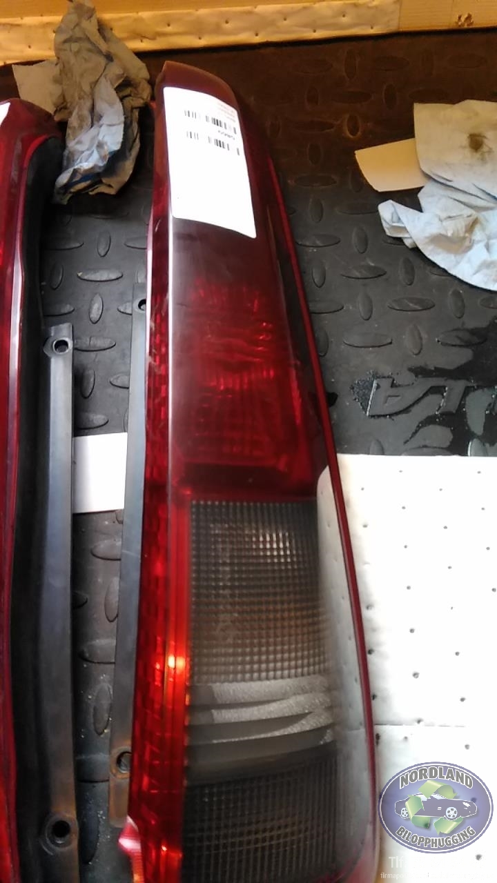 Baklykt høyre til Nissan X-Trail, 2002-2007 (T30) (T30) 