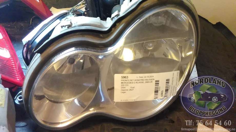 Frontlykt venstre halogen til Mercedes C-Klasse, 2004-2007 (Fase 2) (W203) (W203) 