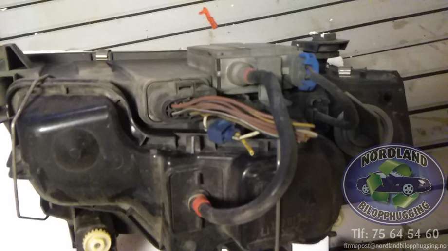 Frontlykt venstre xenon til Audi A6 2001-2004 (Type II, Fase 2) (C5) (C5)
