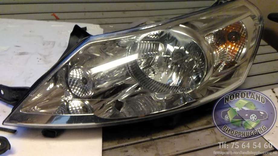 Frontlykt venstre halogen til Toyota Proace, 2013-2016 (Type I)  