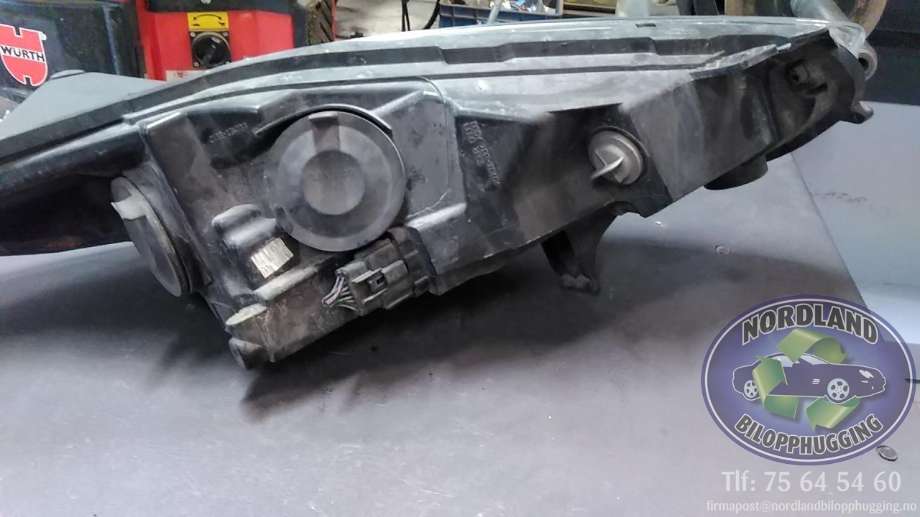 Frontlykt venstre halogen til Ford Fiesta, 2013-2017 (Type VI, Fase 2)  