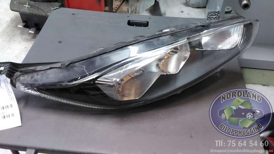 Frontlykt høyre halogen til Ford Fiesta, 2013-2017 (Type VI, Fase 2)  