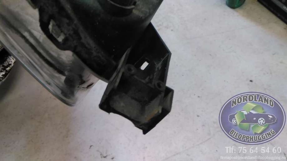 Frontlykt venstre halogen til Suzuki Swift 2005-2010  