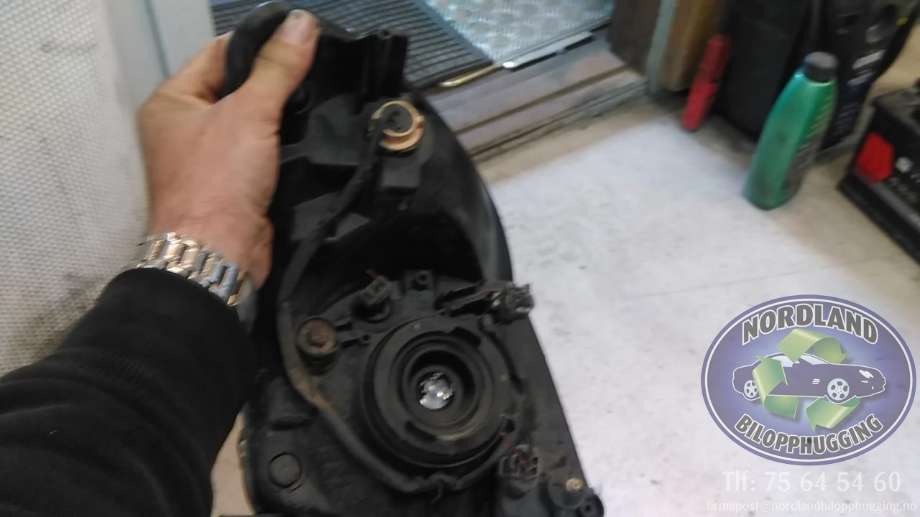 Frontlykt venstre halogen til Suzuki Swift 2005-2010  
