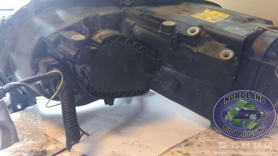 Frontlykt høyre halogen til VW Touran, 2003-2006 (Type I, Fase 1)  (0 301 205 202)
