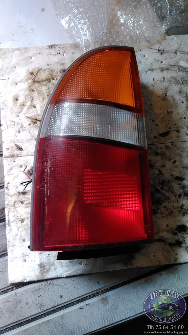 Baklykt venstre til Mitsubishi Lancer 1996-2003  