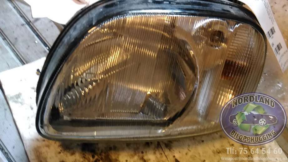 Frontlykt venstre halogen til Nissan Micra, 1998-2000 (Fase 2) (K11) (K11) 